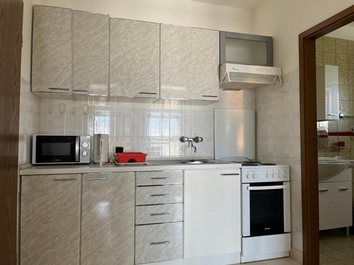 Apartments Vuksan Раб Екстериор снимка