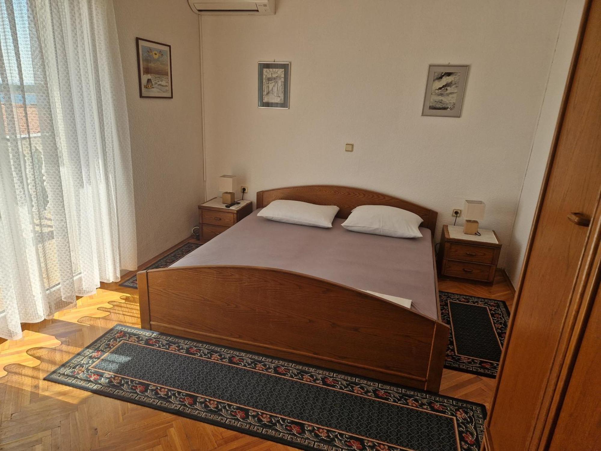 Apartments Vuksan Раб Екстериор снимка