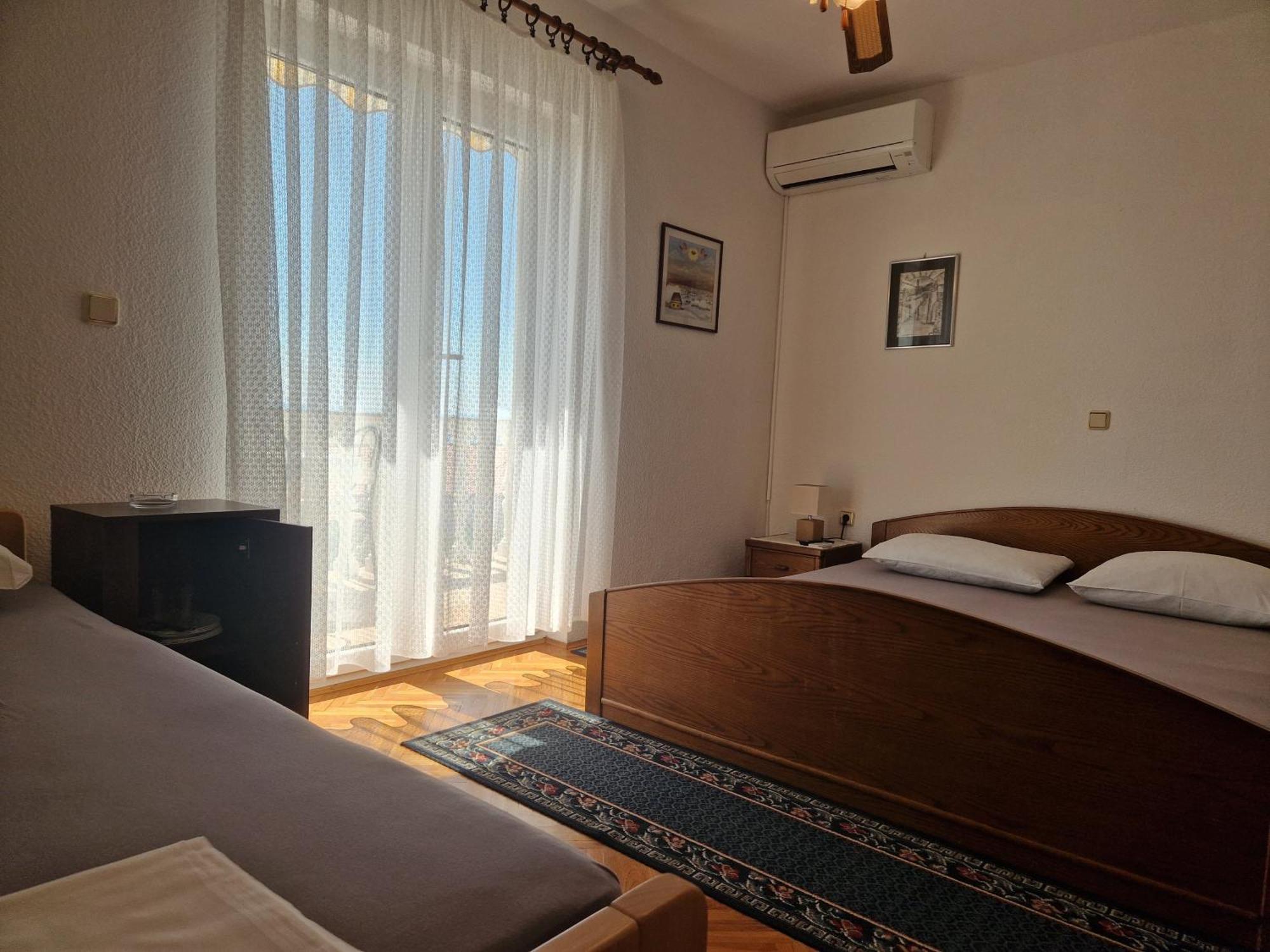 Apartments Vuksan Раб Стая снимка